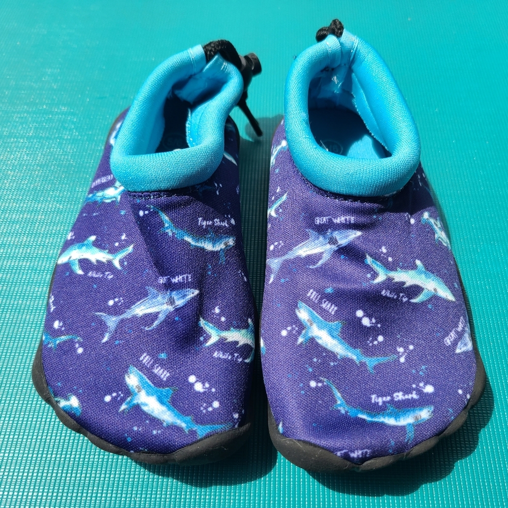 Tommy Bahama Kids Boy Shark Slip-On Water Sneakers Shoes Blue Sz 5-6 NWOT